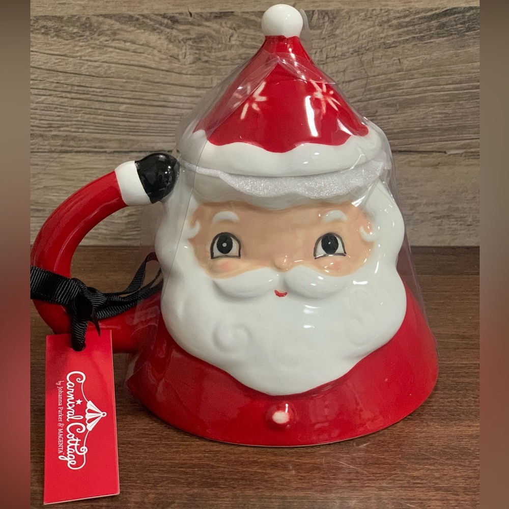 Súper Cute Santa Mug with lid by Johanna Parker - NEW